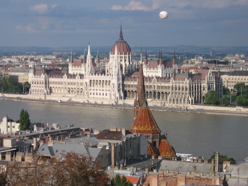 Parlament kicsit amortizálva - eredeti kép